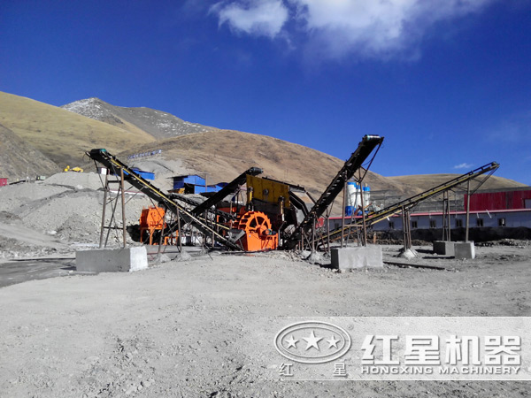 成套洗砂機(jī)器洗砂現(xiàn)場