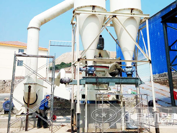 300目重晶石磨粉現(xiàn)場(chǎng)