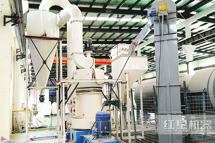 礦山小型打粉機(jī)客戶現(xiàn)場(chǎng)實(shí)拍