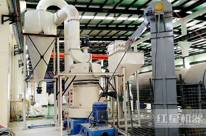 大型磨粉機(jī)用戶現(xiàn)場(chǎng)