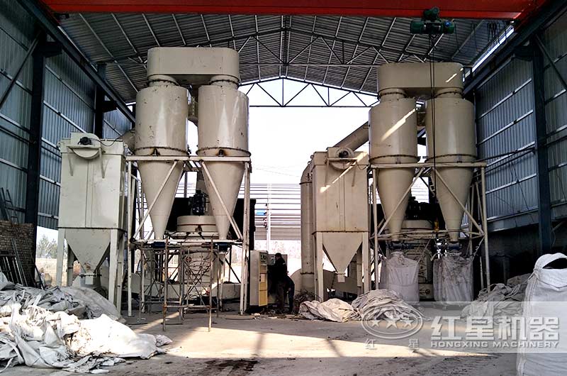 小型石灰石粉(白灰粉)生產(chǎn)加工現(xiàn)場(chǎng)
