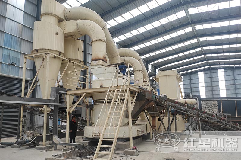 紅星廠家為客戶設計承建的無人作業(yè)磨粉車間